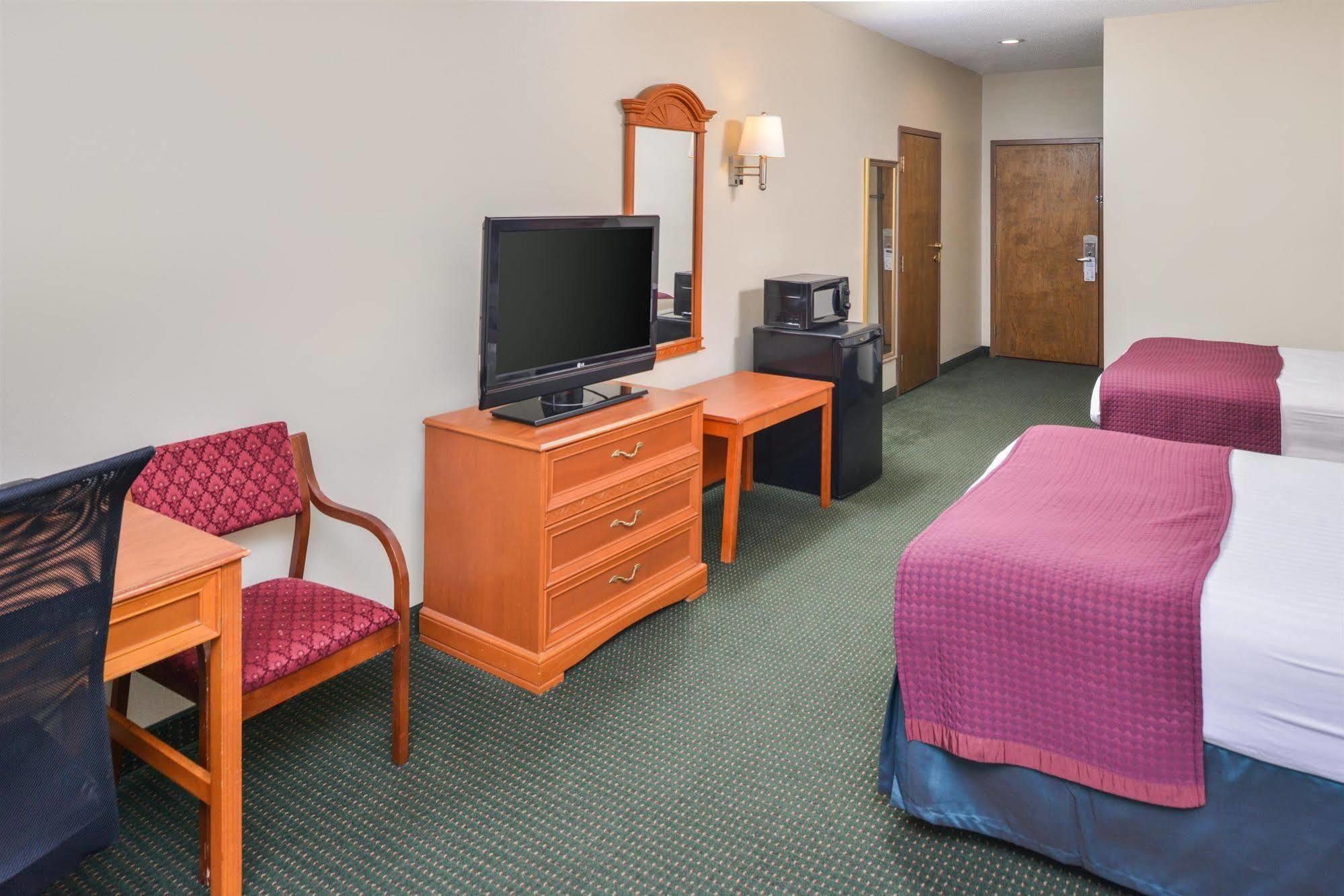 Americas Best Value Inn Wiggins Buitenkant foto